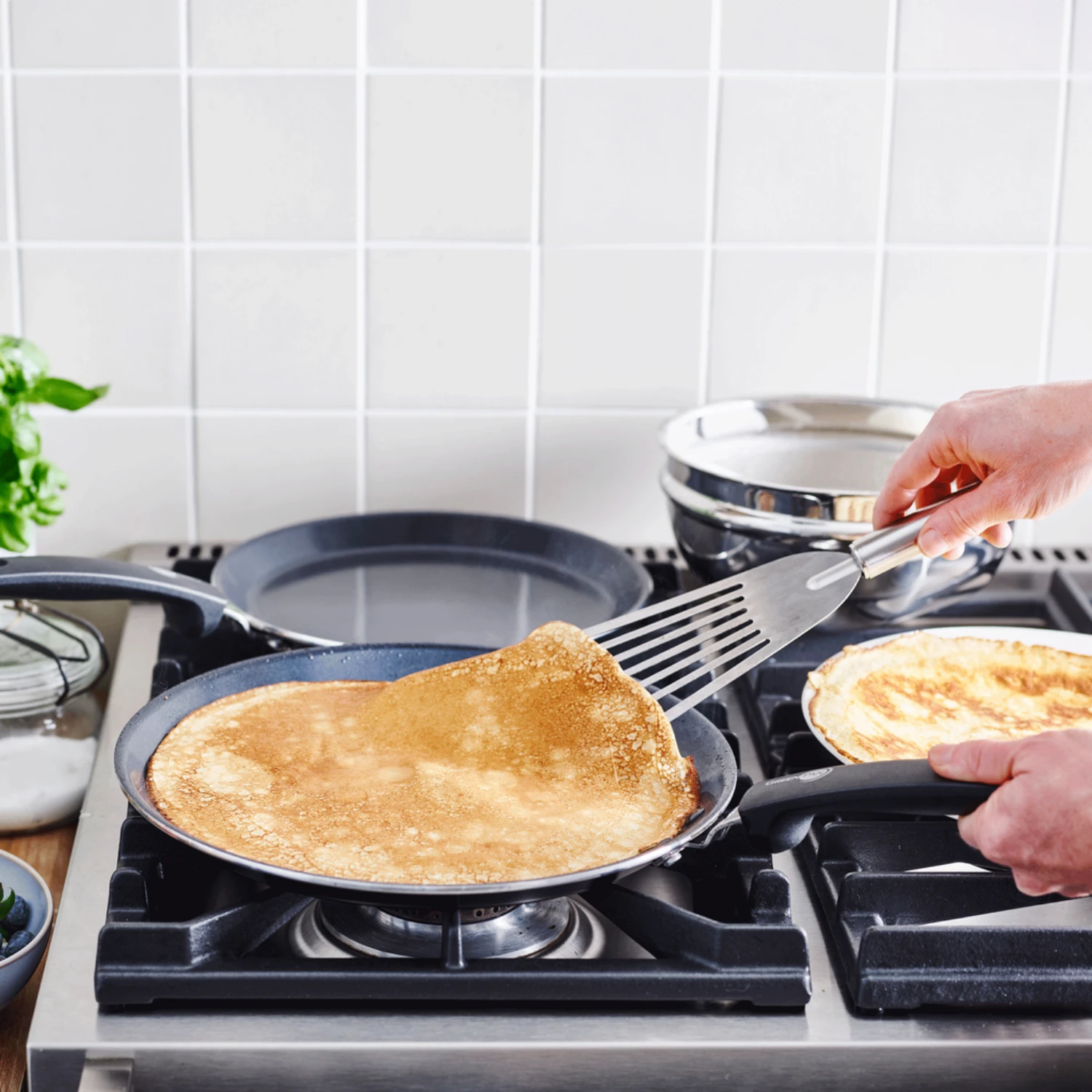 GreenPan Essentials Pannenkoekenpan Ø28 Cm 4 GreenPan Essentials Pannenkoekenpan Ø28 Cm - Afbeelding 4